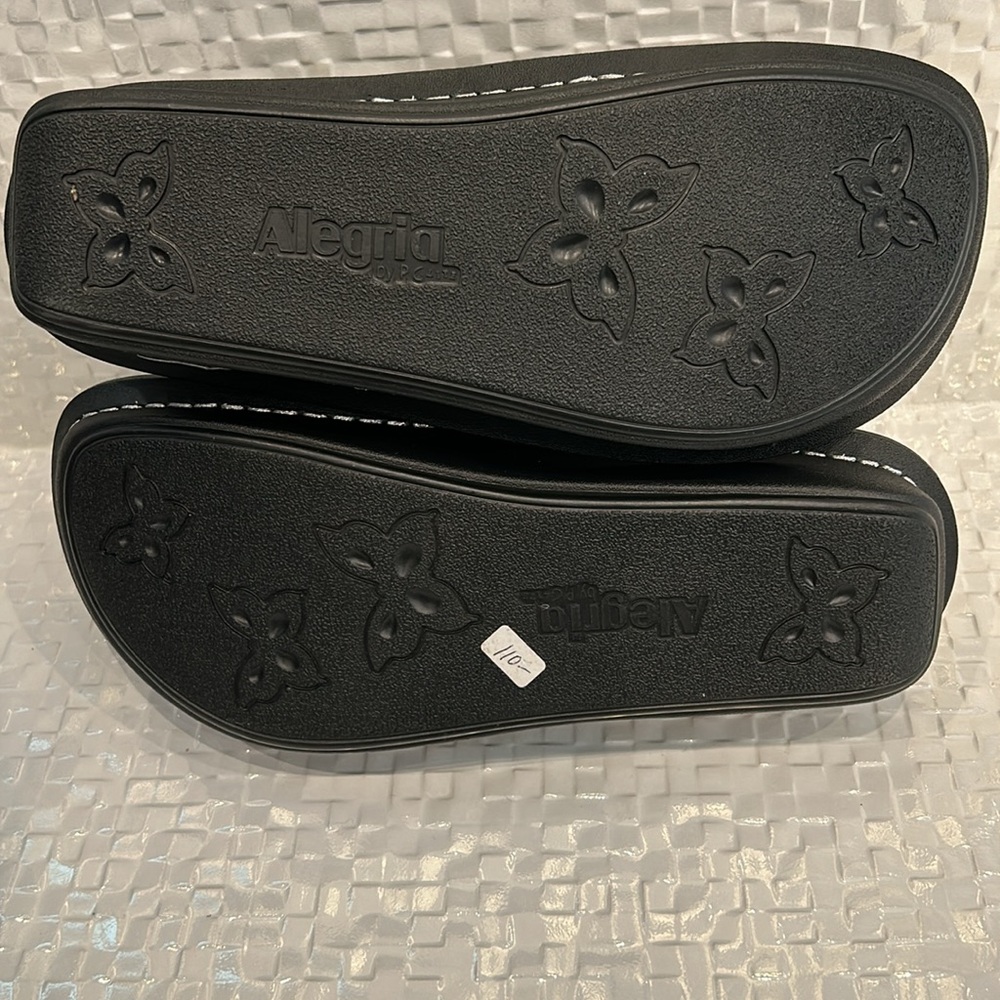 Algeria NEVER WORN!! Peace and Love Mules Size 36 - Picture 3 of 8